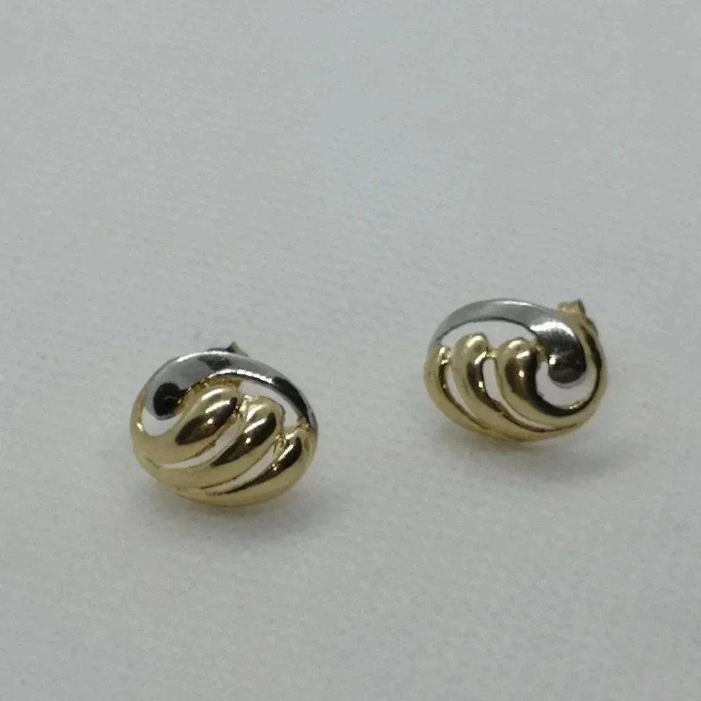 ✨ Vintage 10k Gold Swirl Button Earrings ✨ - Picture 2 of 3